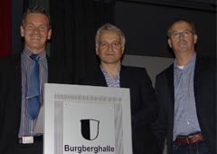 von links : 1.Vorsitzender Holger Paulus , Dr Harald Schneider , 1. Schriftführer Klaus Blaschke